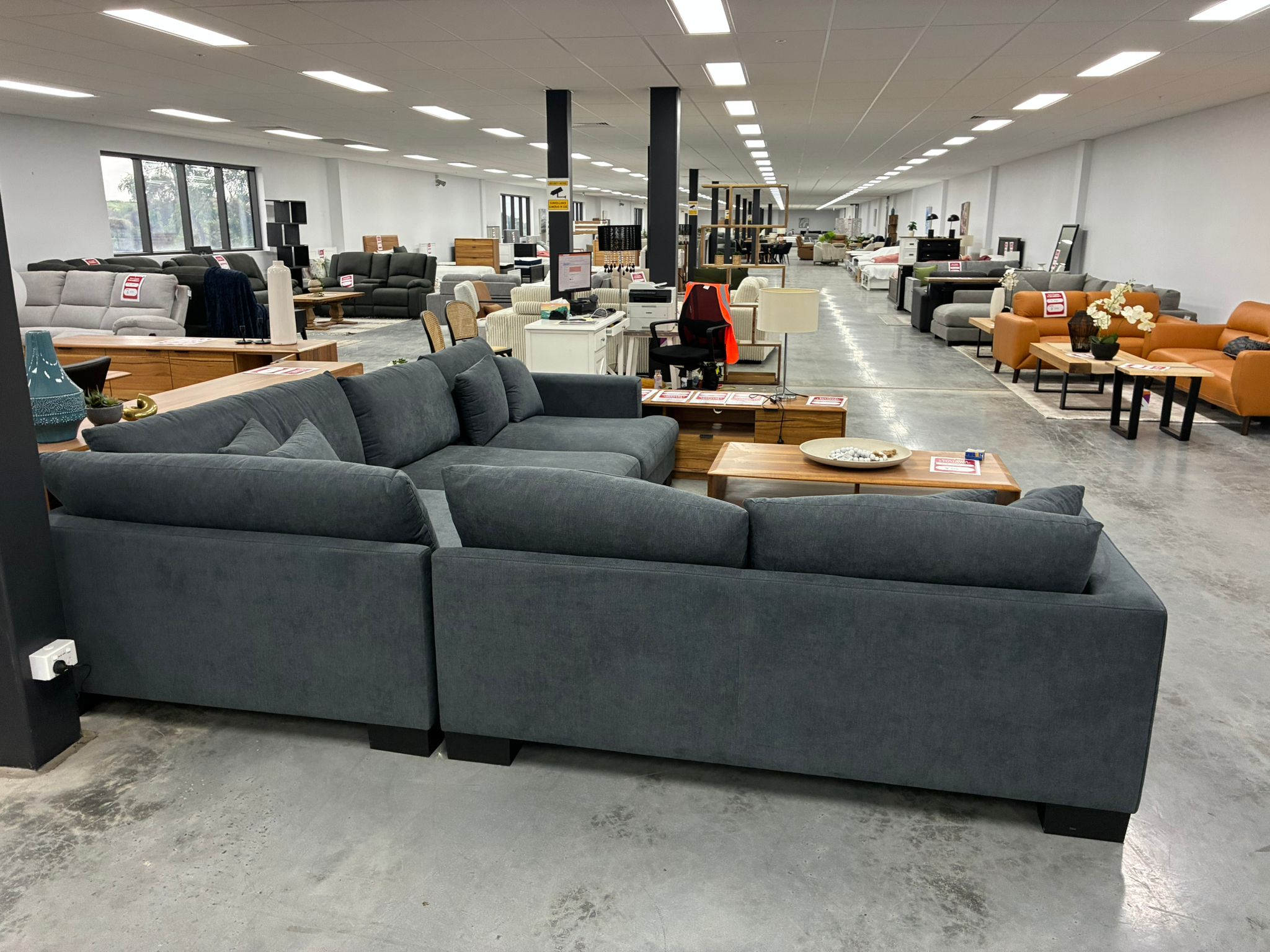 318 x 318cm Corner Modular with Deep Seating – Dark Grey1