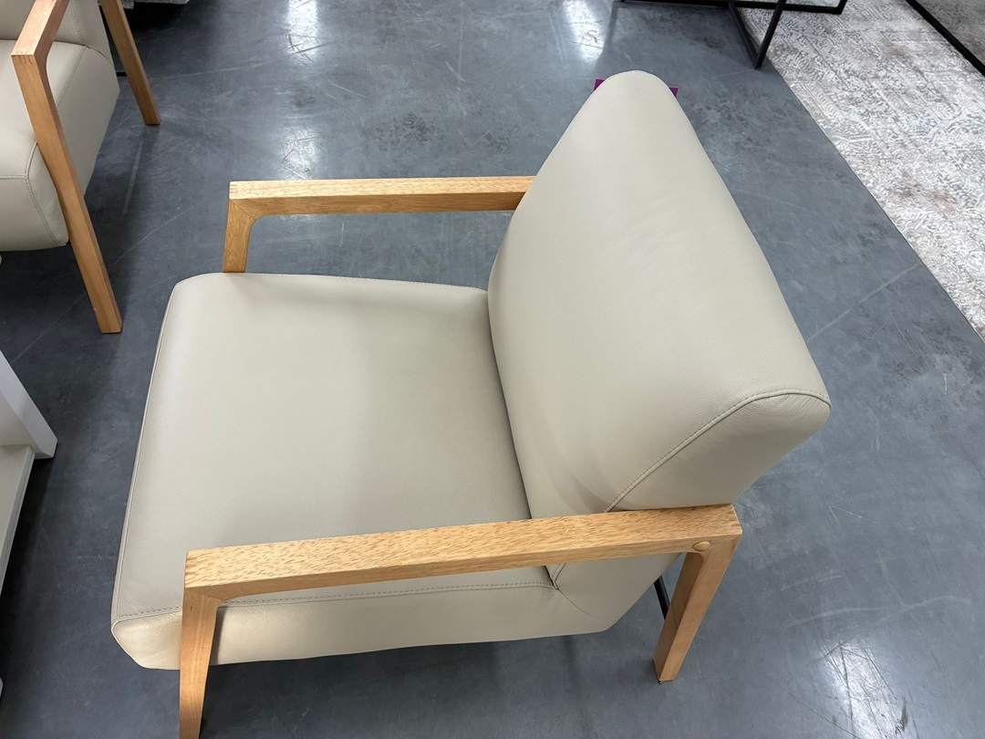 Leather Arm Chair – Wheat Finish2