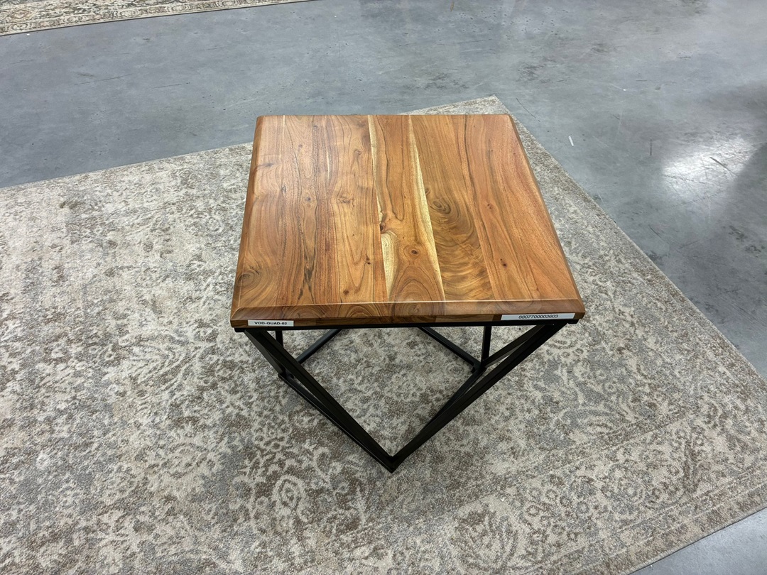 Quad Lamp Table – Natural & Iron Black1