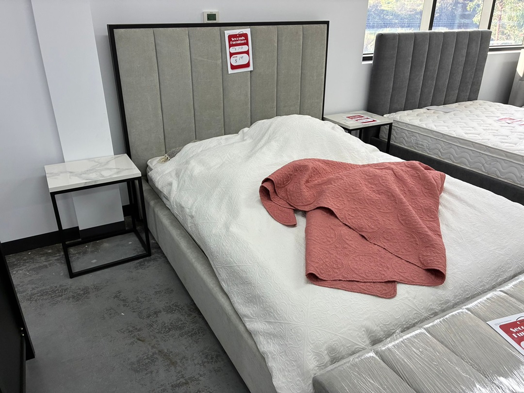 Queen Bed – Grey Finish1