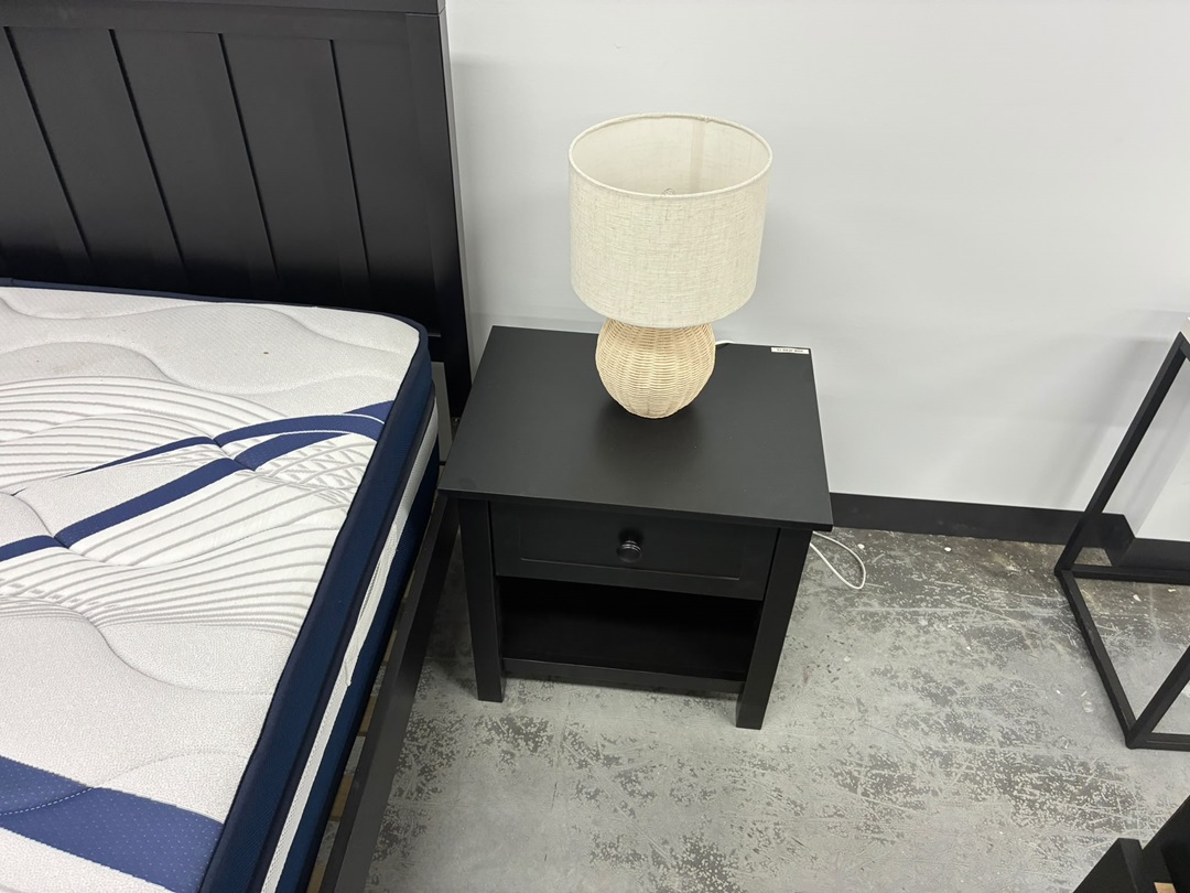 1 Drawer Bedside Table With Shelf – Black1