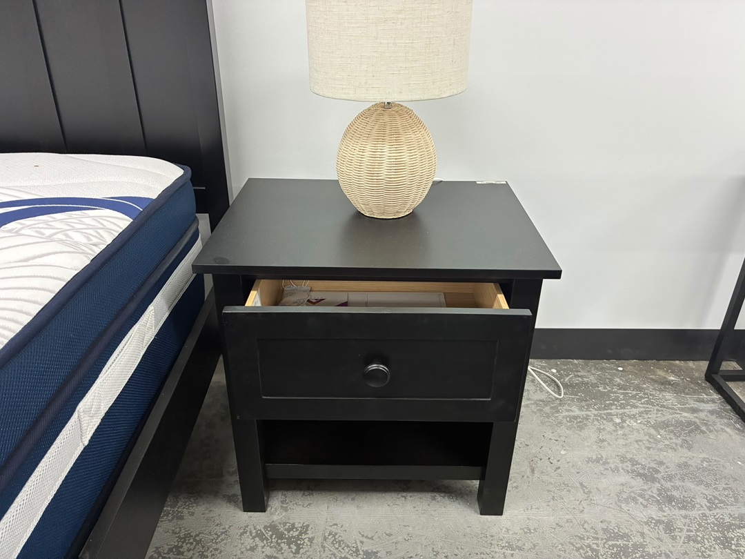 1 Drawer Bedside Table With Shelf – Black2