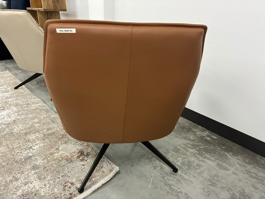 Leather Swivel Chair – Mid Brown Buffalo Leather1