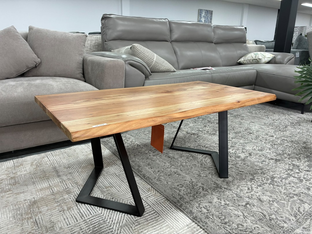 ✨ Rectangular Coffee Table – Natural Top & Black Metal Legs