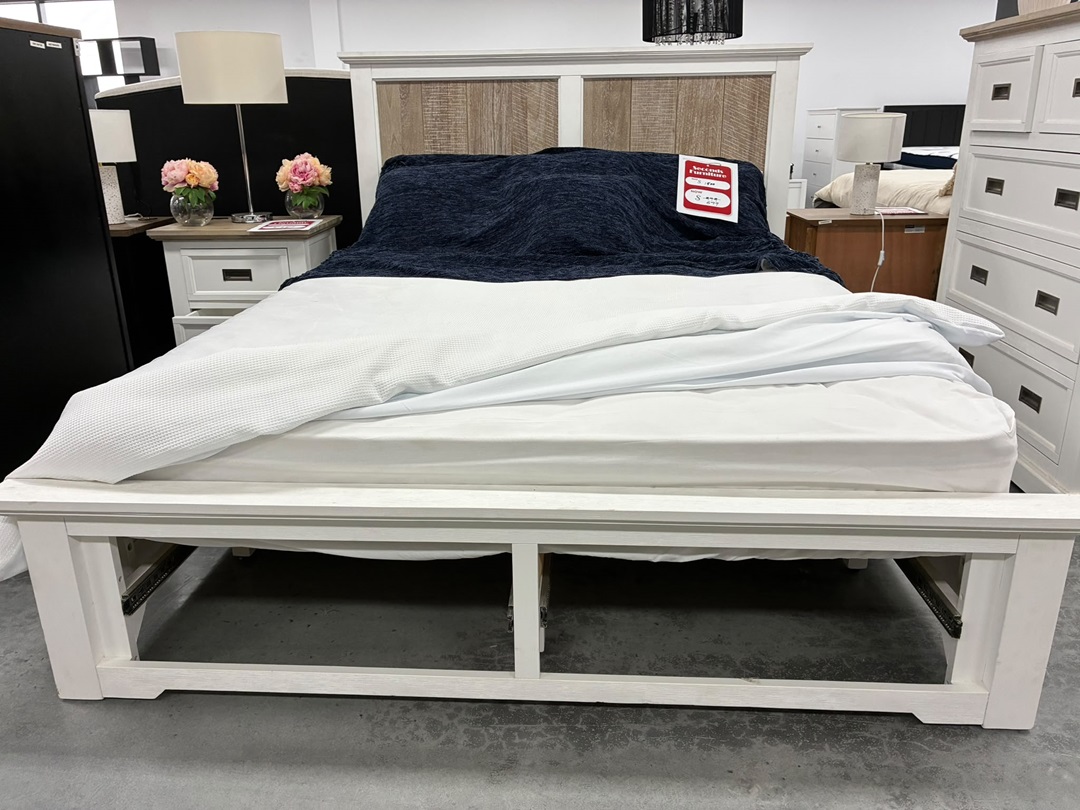 🛏️ Queen Bed – Multi Colour Timber3