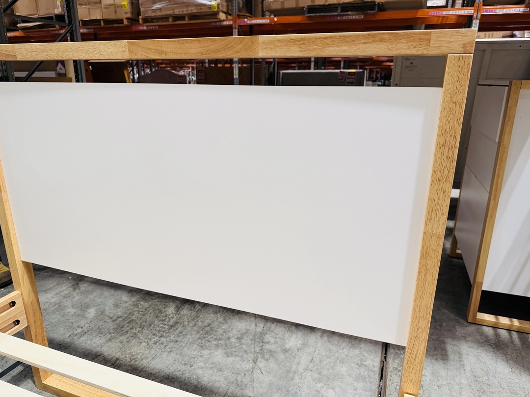 White King Single Bed with Natural Border 3