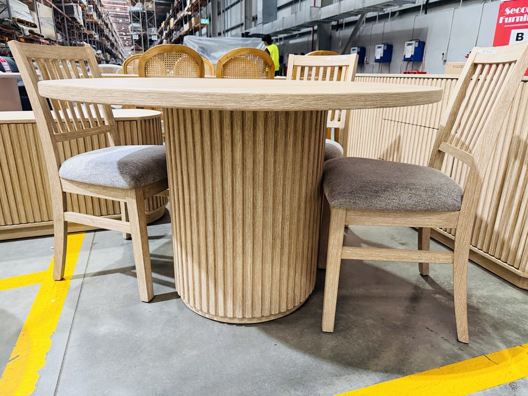 5pc Espresso Wash Round Dining Set 3