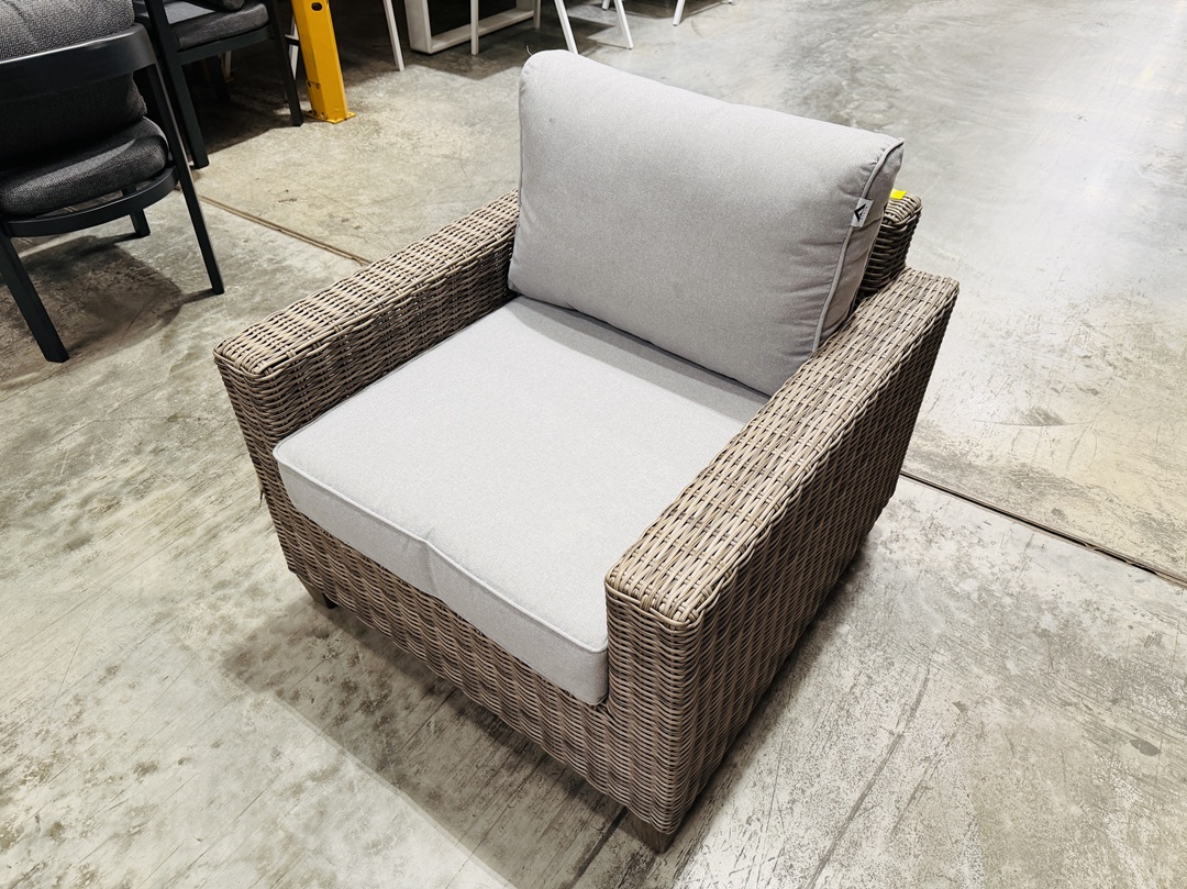 Brown Wicker Outdoor Arm Chair 3