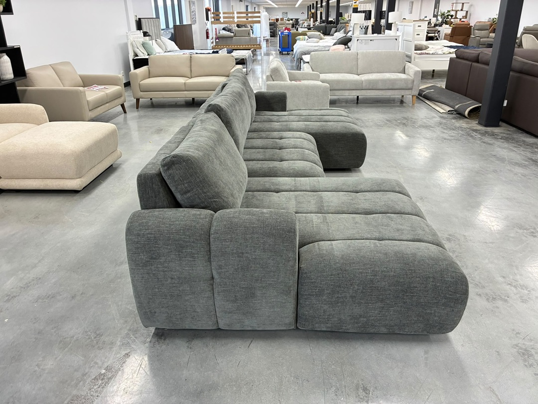 Spacious Chaise & Storage 2S Sofa